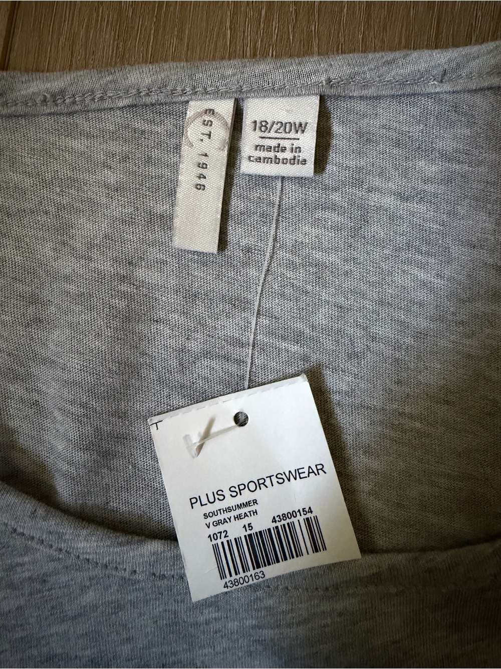 C EST 1946 Twist Front Southsummet Gray Top 18/20W NWT - Picture 7 of 8